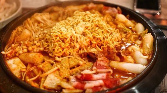 吃瓜吃泡面主播叫什么