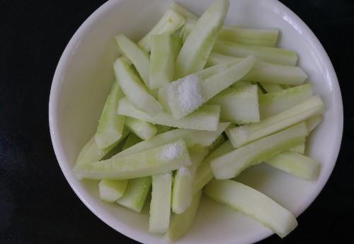 腌白瓜怎么吃,解锁家常美味新境界